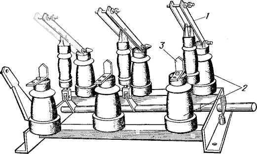Устройства не выше 4. Разъединитель тока судовой. Разъединитель рисунок. Старый разъединитель 35. Наконечник для разъединителя.